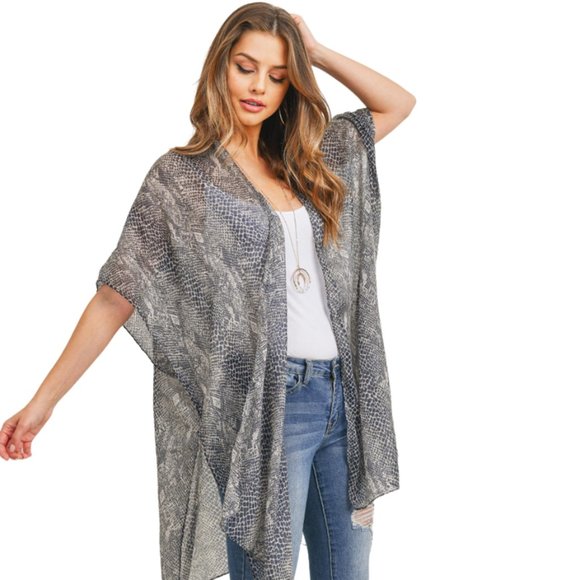 Boutique Accessories - Gray Print Kimono